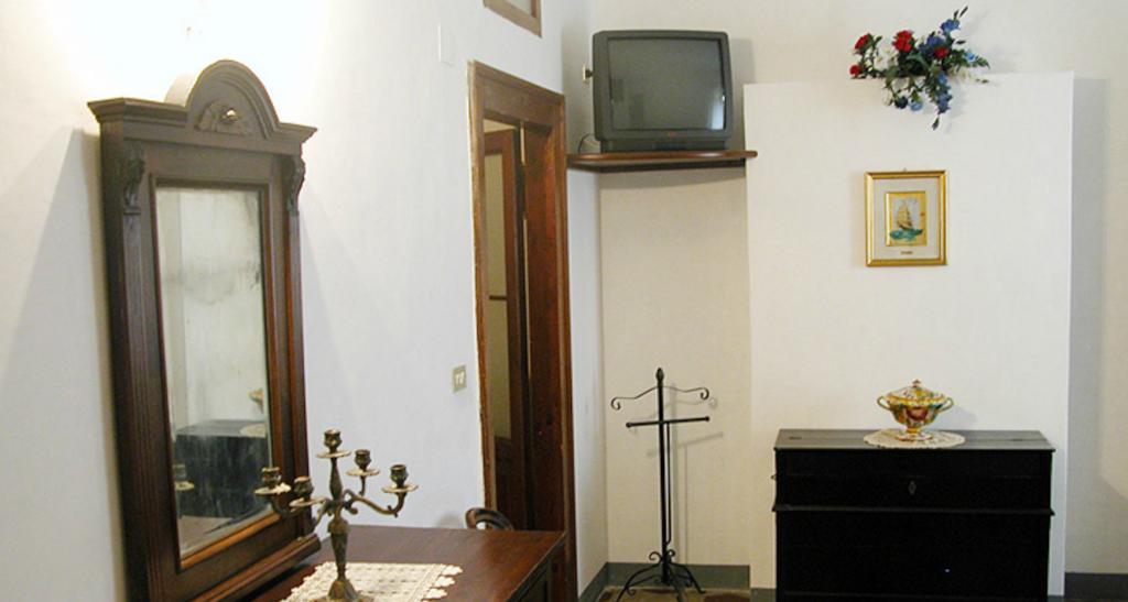 Residenza Sant'Emiliano Hotel Trevi Eksteriør billede